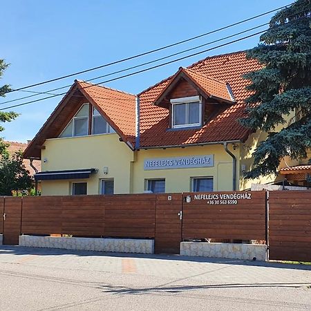 Отель Nefelejcs Vendeghaz Гёдёллё Экстерьер фото